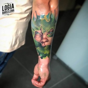 Tatuaje-brazo-realismo-logia-barcelona-Curro-Lopez 